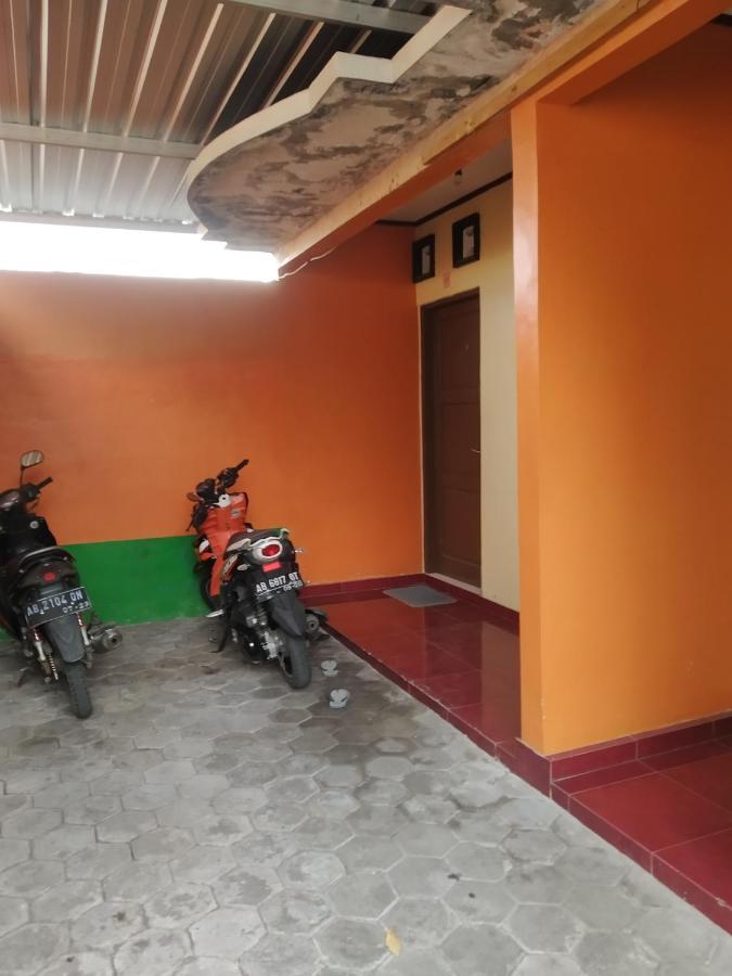 Primadona Homestay Sleman  Exterior photo